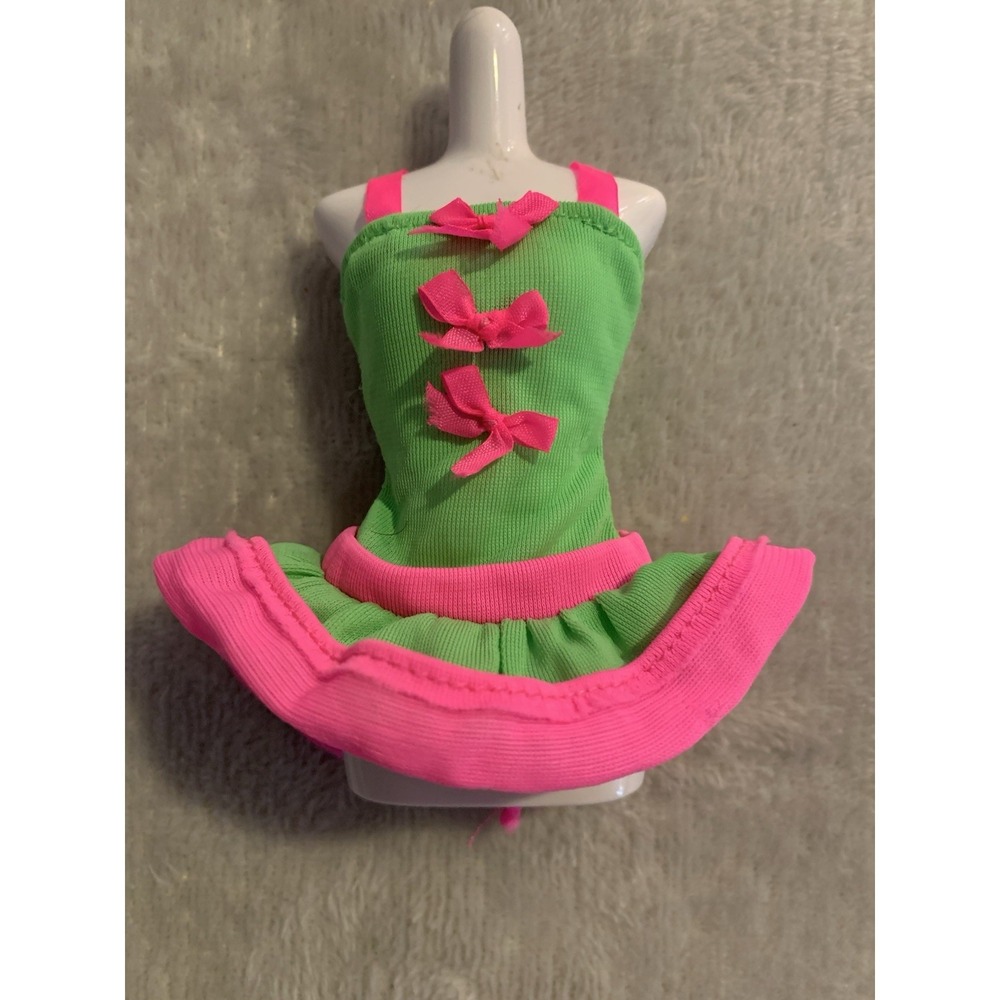 Vintage 1990 Barbie Easy Living Fashion‎ Pink Green Dress Bows